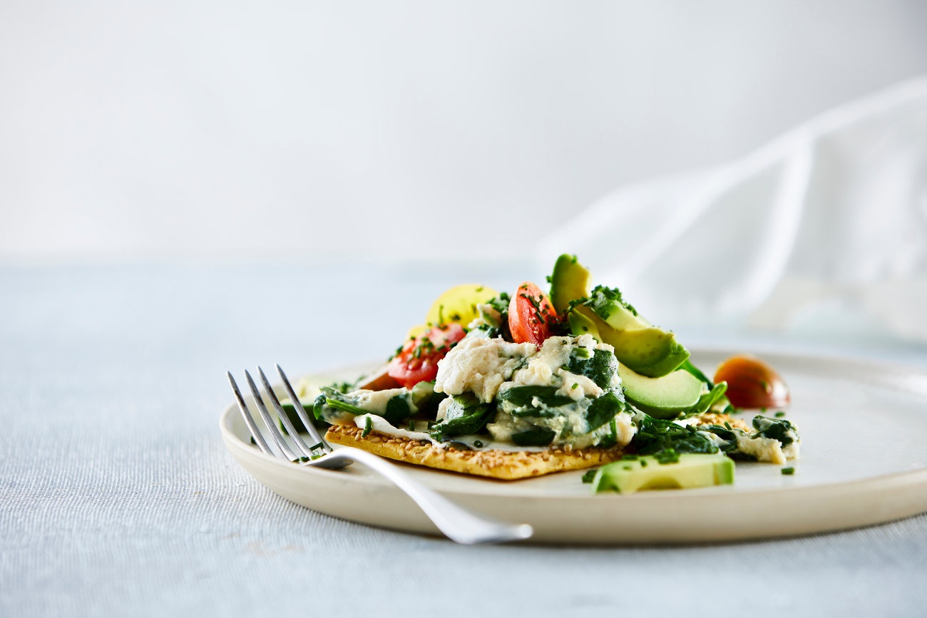 Munakokkelileipä avocadolla